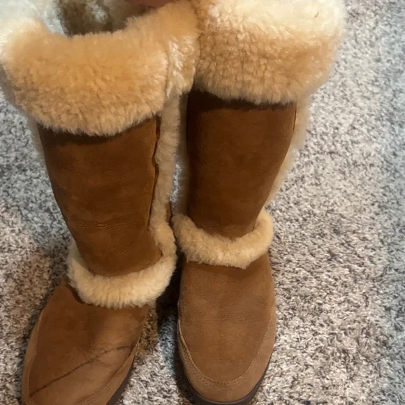 UGG Tan Shearling-Lined Winter Boots - Picture 9 of 15
